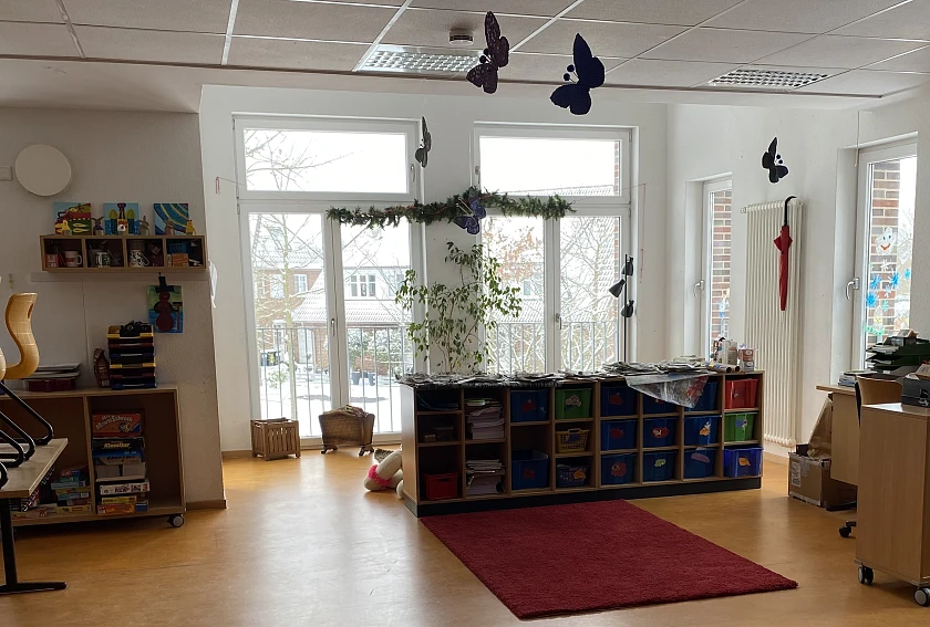 Ganztagsraum Leseecke und Gruppentische