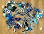 Verschiedene blaue Gegenstände 
&tilde; Bildnachweis: Rainer Schmidt